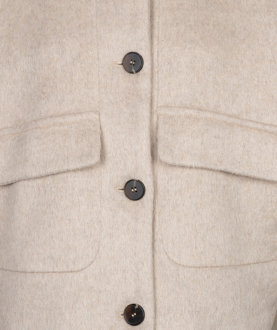 Manteau court Esqualo Biscuit — détail des poches et des boutons