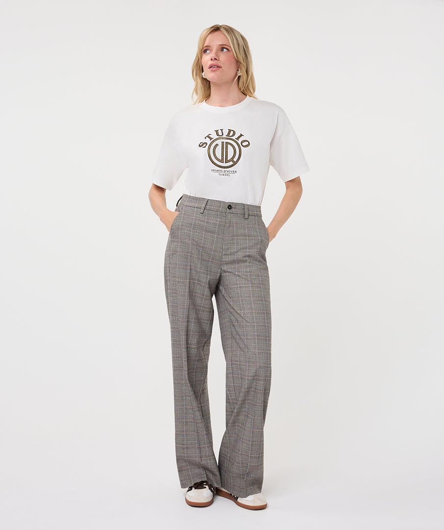 T-shirt Esqualo Studio Esq Off White — vue de face en pied sur mannequin