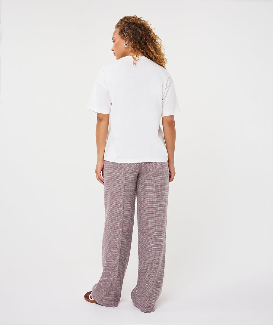 T-shirt Esqualo Forms Off White/Merlot — vue de dos en pied sur mannequin