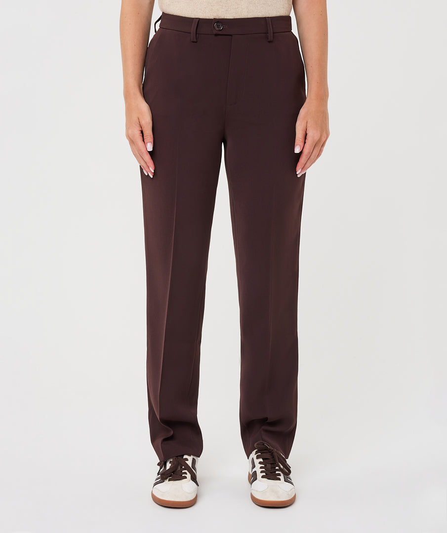 Pantalon droit Esqualo Cacao — vue de face sur mannequin