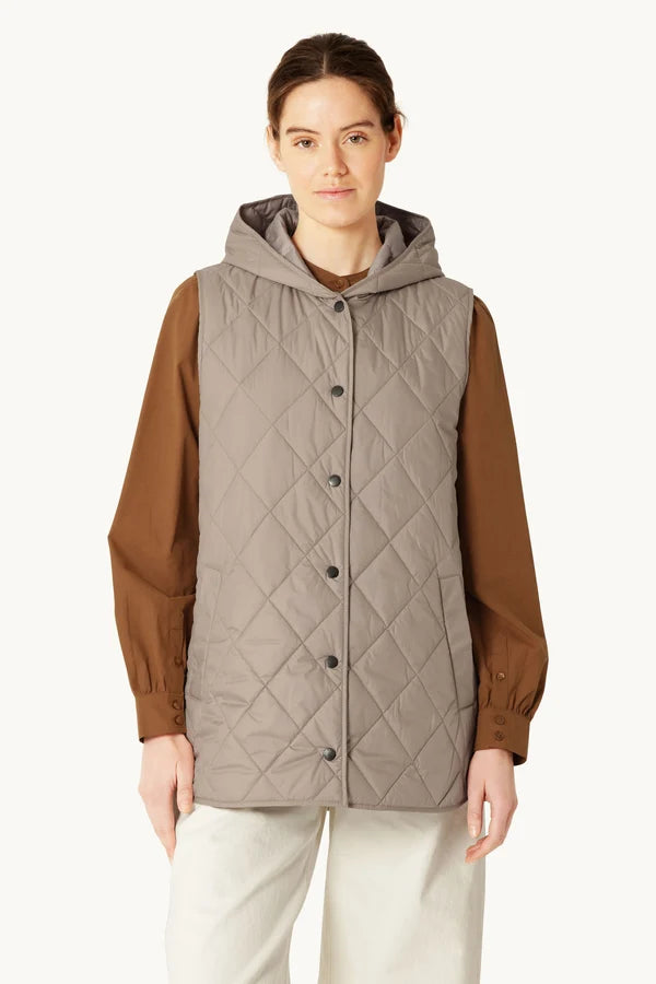 Veste sans manche à capuchon