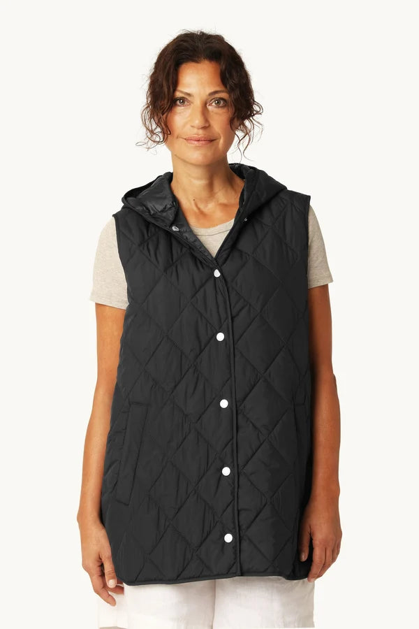 Veste sans manche à capuchon