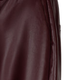 Pantalon large Esqualo en similicuir Merlot — détail de la texture et de la poche