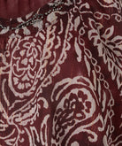 Blouse Esqualo à imprimé paisley — détail du motif et de l’encolure
