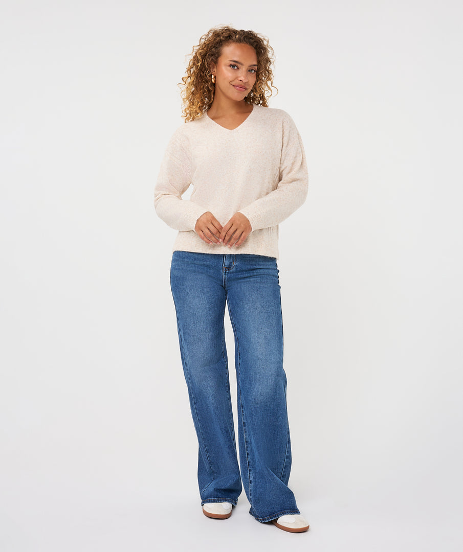 Chandail Esqualo col V Biscuit — vue de face en pied sur mannequin