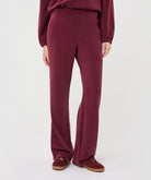 Pantalon Esqualo Merlot à bandes ton sur ton — vue complète de face sur mannequin