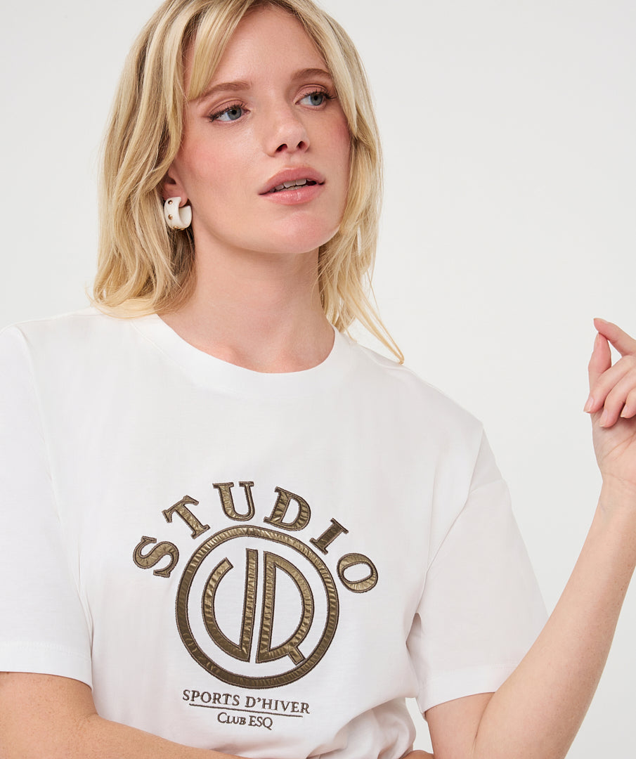 T-shirt Esqualo Studio Esq Off White — détail du motif sur mannequin