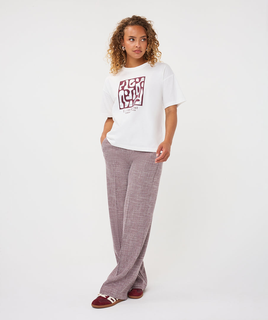 T-shirt Esqualo Forms Off White/Merlot — vue de face sur mannequin