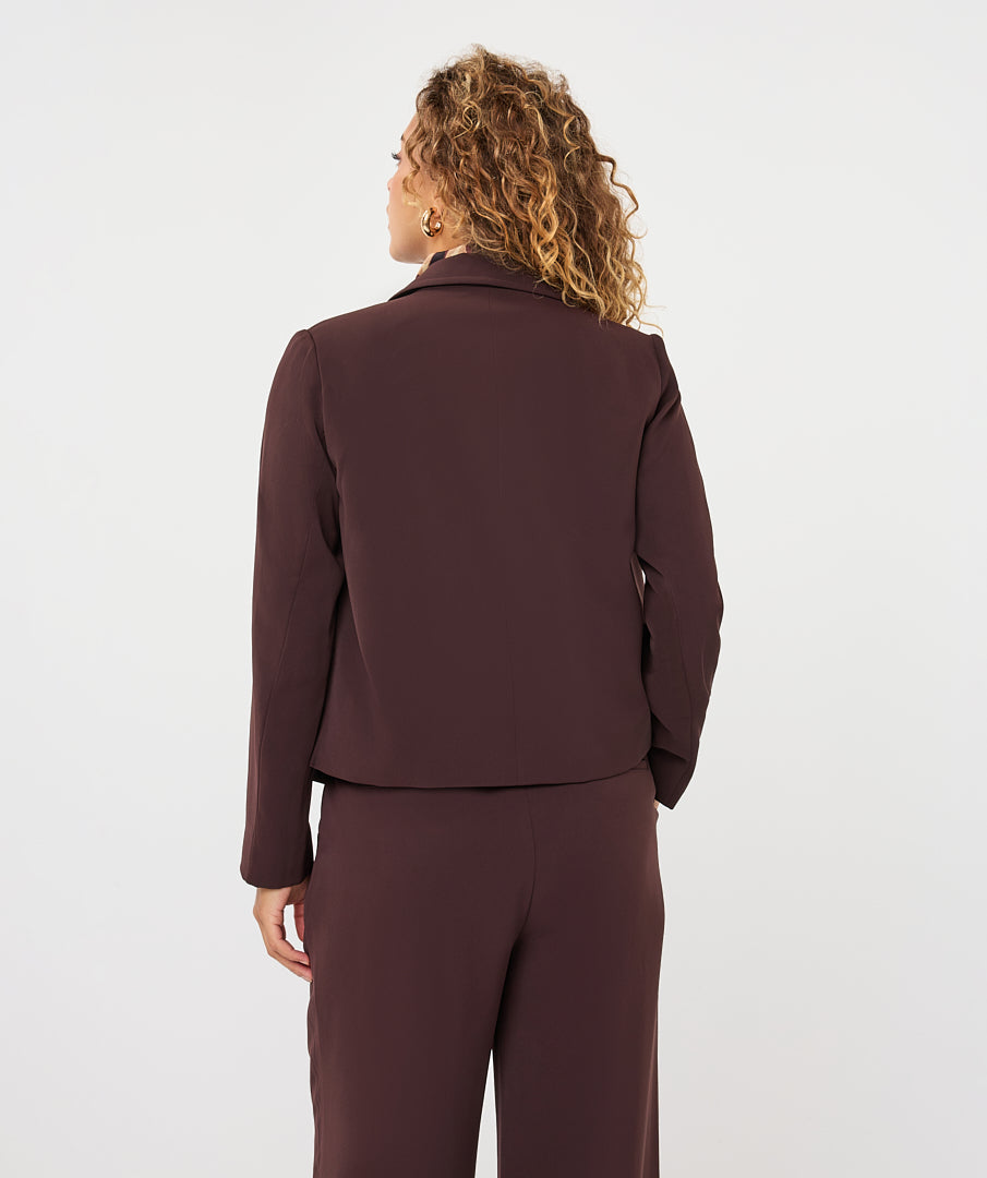 Blazer court Esqualo Cacao — vue de dos sur mannequin