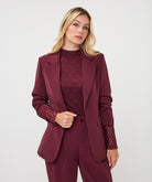 Blazer Esqualo Merlot à manches trois-quarts — vue de face sur mannequin