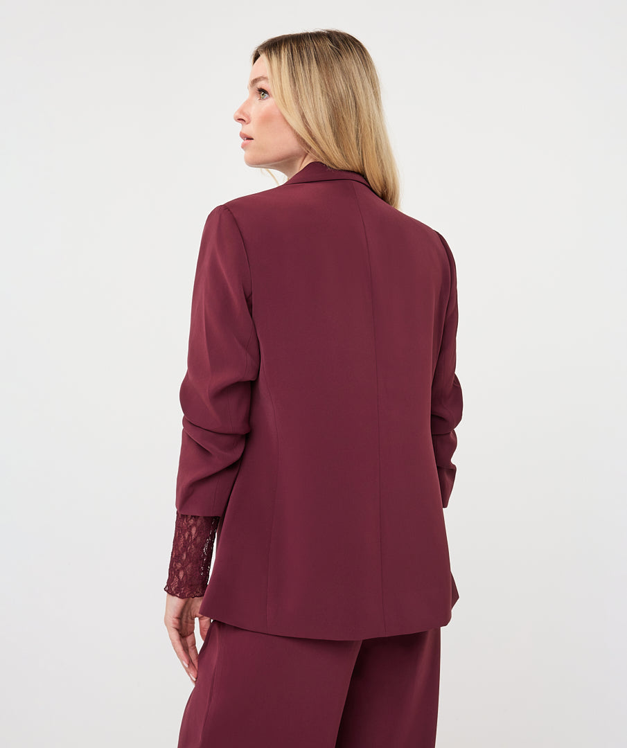 Blazer Esqualo Merlot à manches trois-quarts — vue de dos sur mannequin
