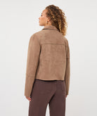 Veste Esqualo en suédine Sand — vue de dos sur mannequin